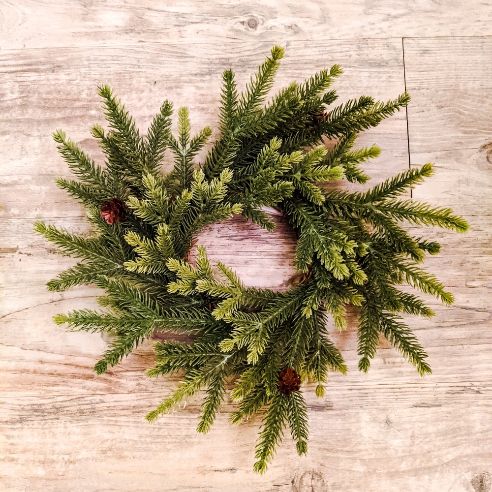 Christmas Holiday Candle Holder Wreath Centerpiece - Picture 1 of 2
